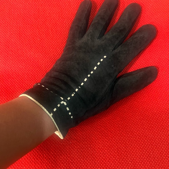 Women black suede gloves by Mutha. - Picture 5 of 6